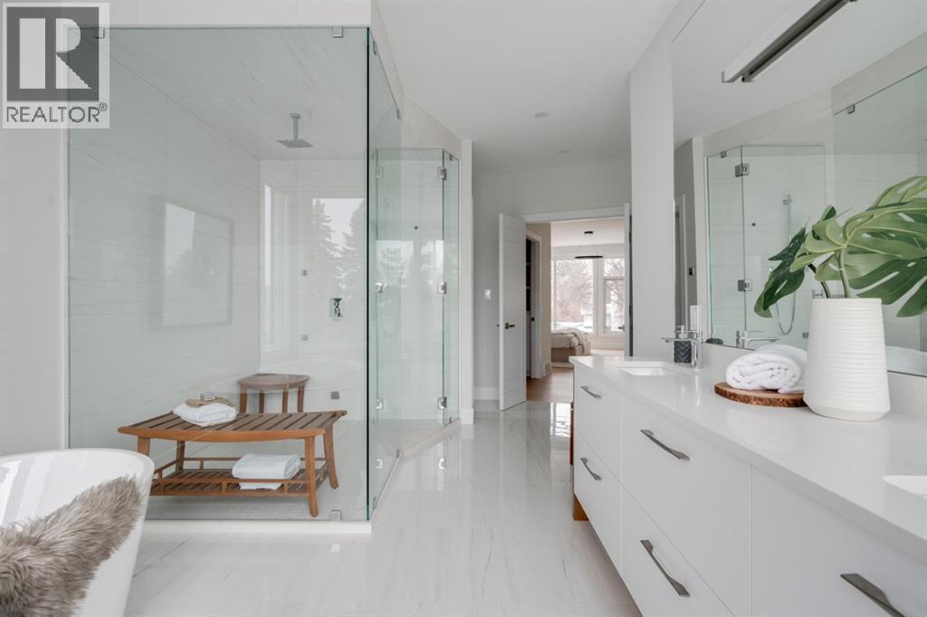 711 Imperial Way Sw, Calgary, AB - Indoor Photo Showing Other Room