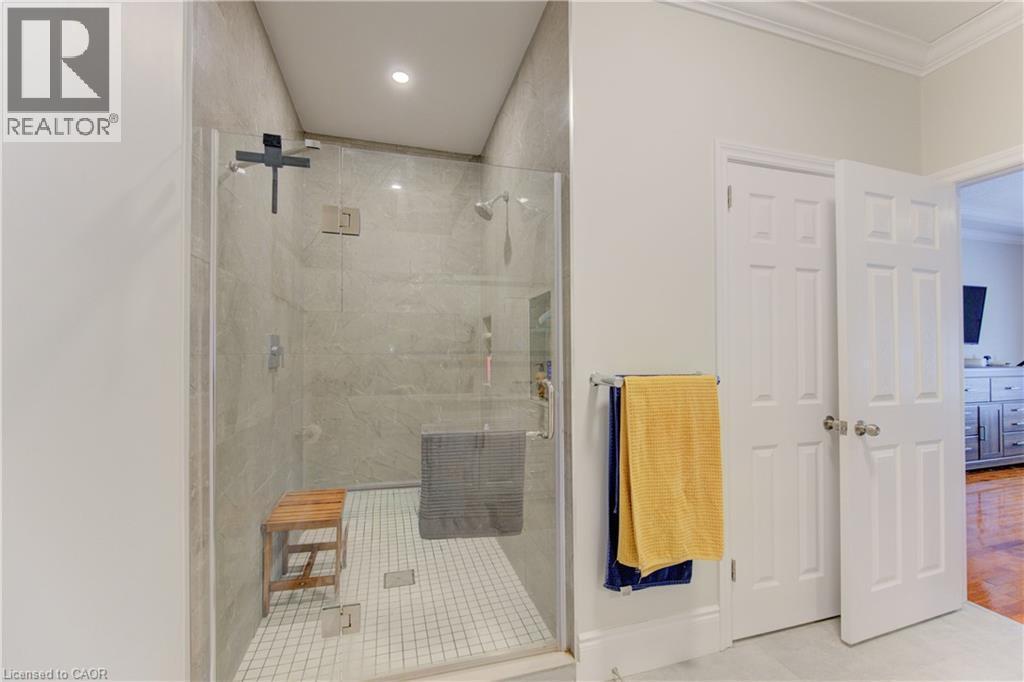 200 Dearborn Boulevard, Waterloo, ON - Indoor Photo Showing Bathroom