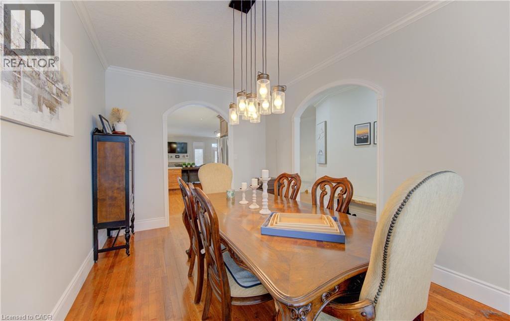 200 Dearborn Boulevard, Waterloo, ON - Indoor Photo Showing Dining Room