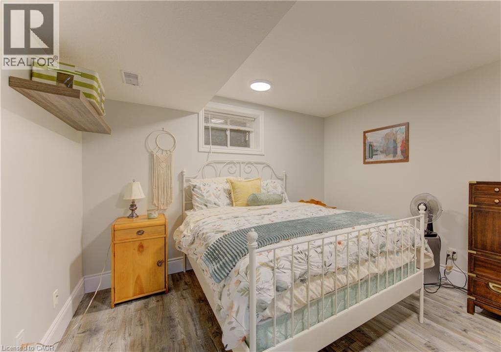 200 Dearborn Boulevard, Waterloo, ON - Indoor Photo Showing Bedroom