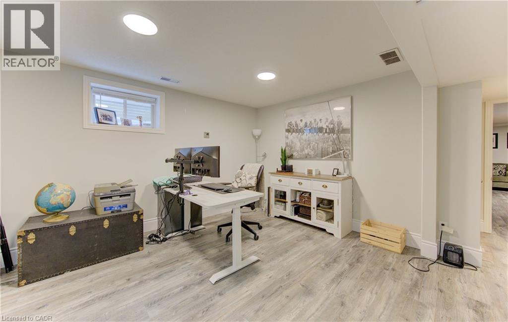 200 Dearborn Boulevard, Waterloo, ON - Indoor Photo Showing Other Room