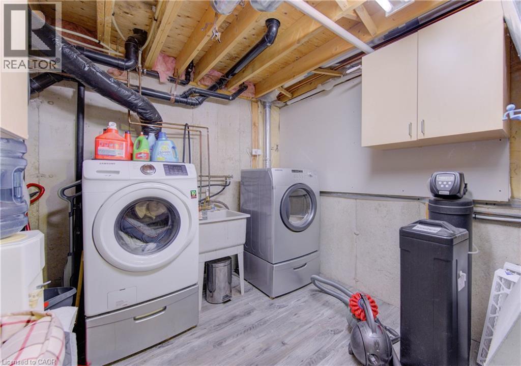 200 Dearborn Boulevard, Waterloo, ON - Indoor Photo Showing Laundry Room