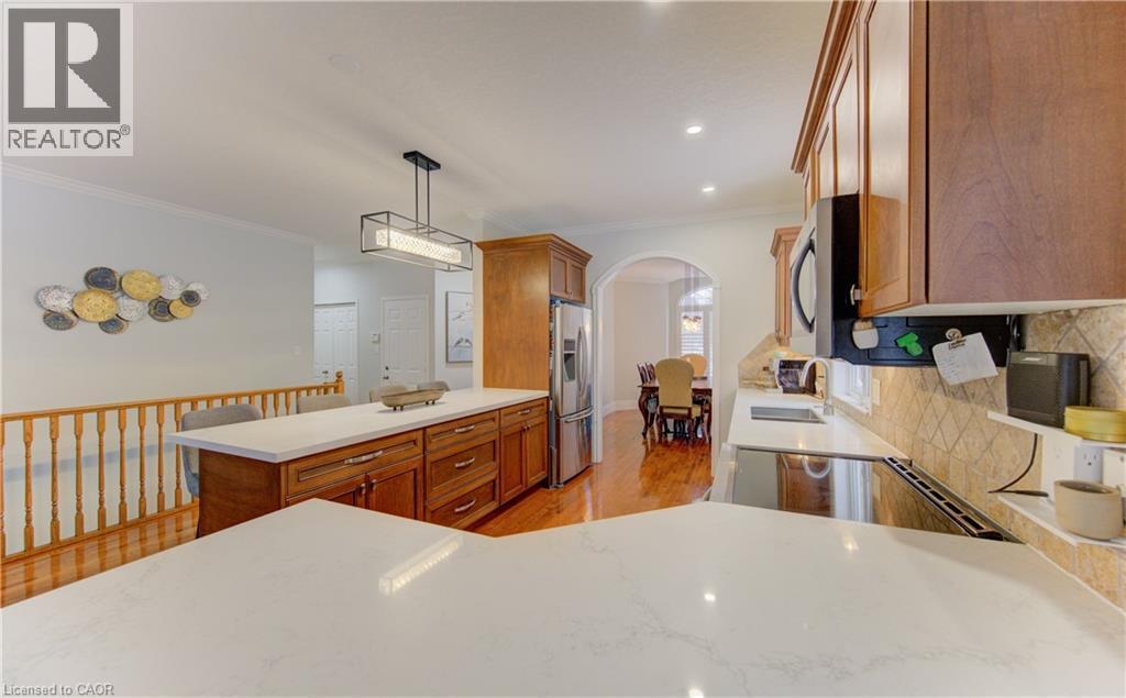 200 Dearborn Boulevard, Waterloo, ON - Indoor Photo Showing Kitchen With Double Sink