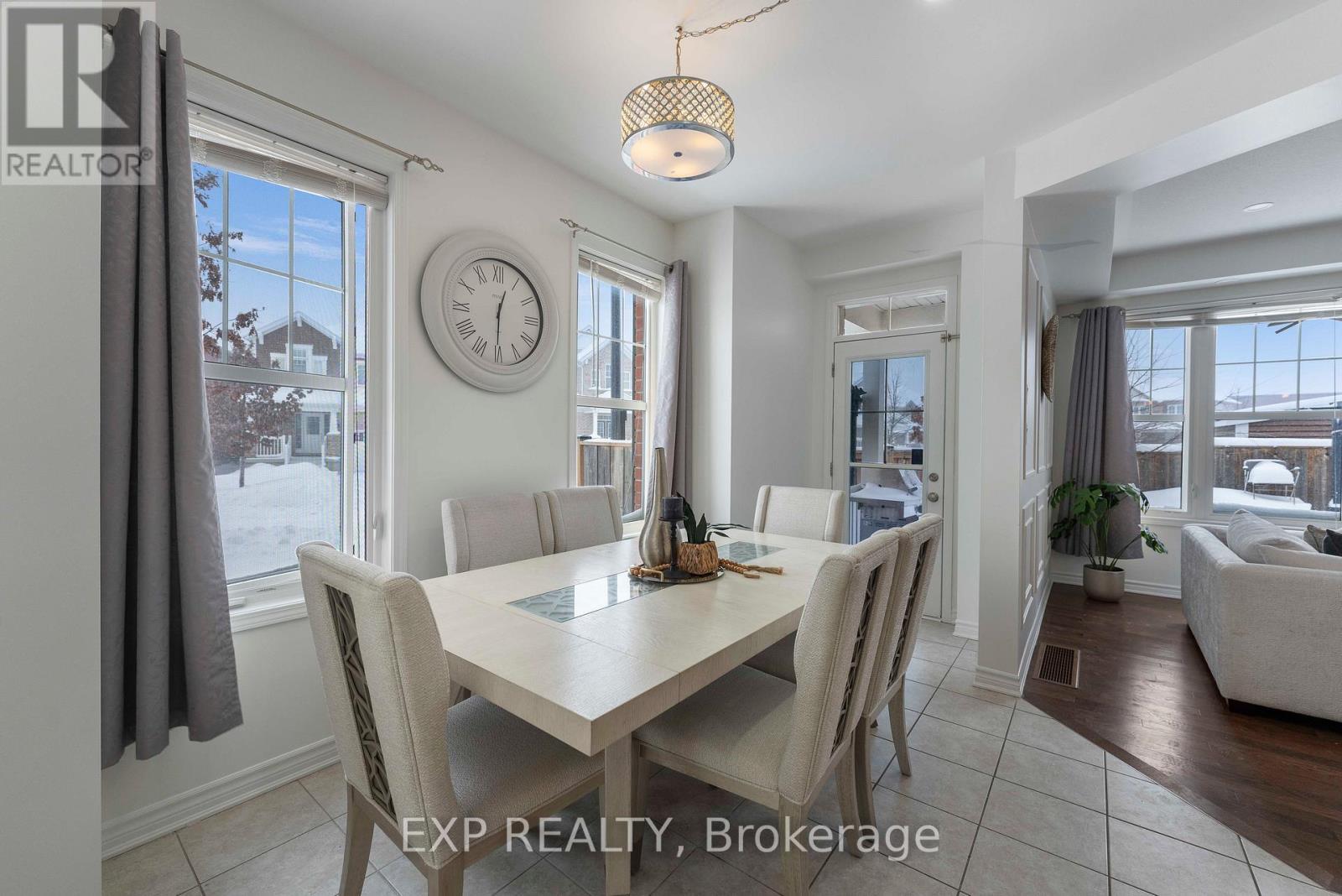 203 Grovehill Crescent, Kitchener, ON - Indoor Photo Showing Dining Room