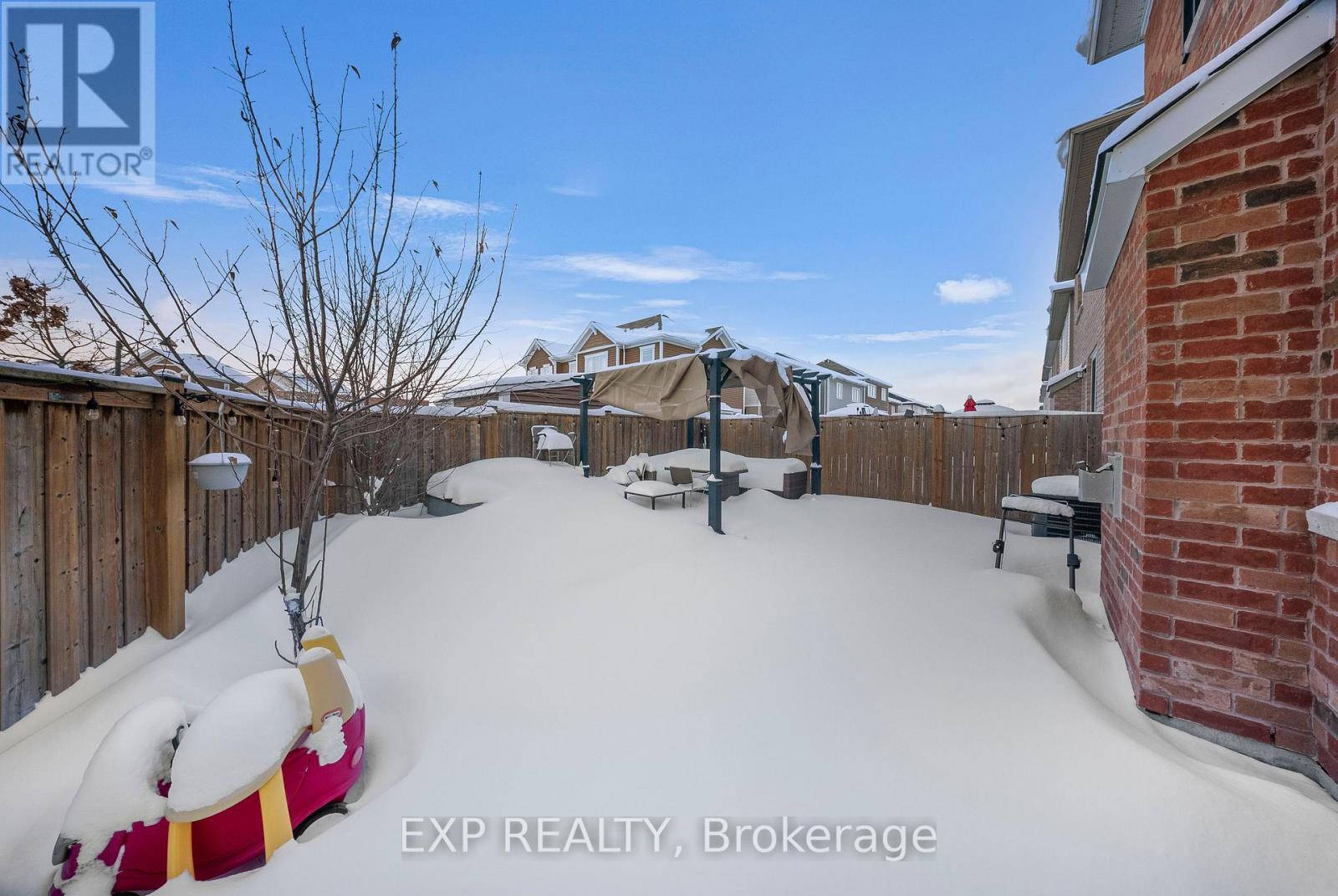 203 Grovehill Crescent, Kitchener, ON - Outdoor