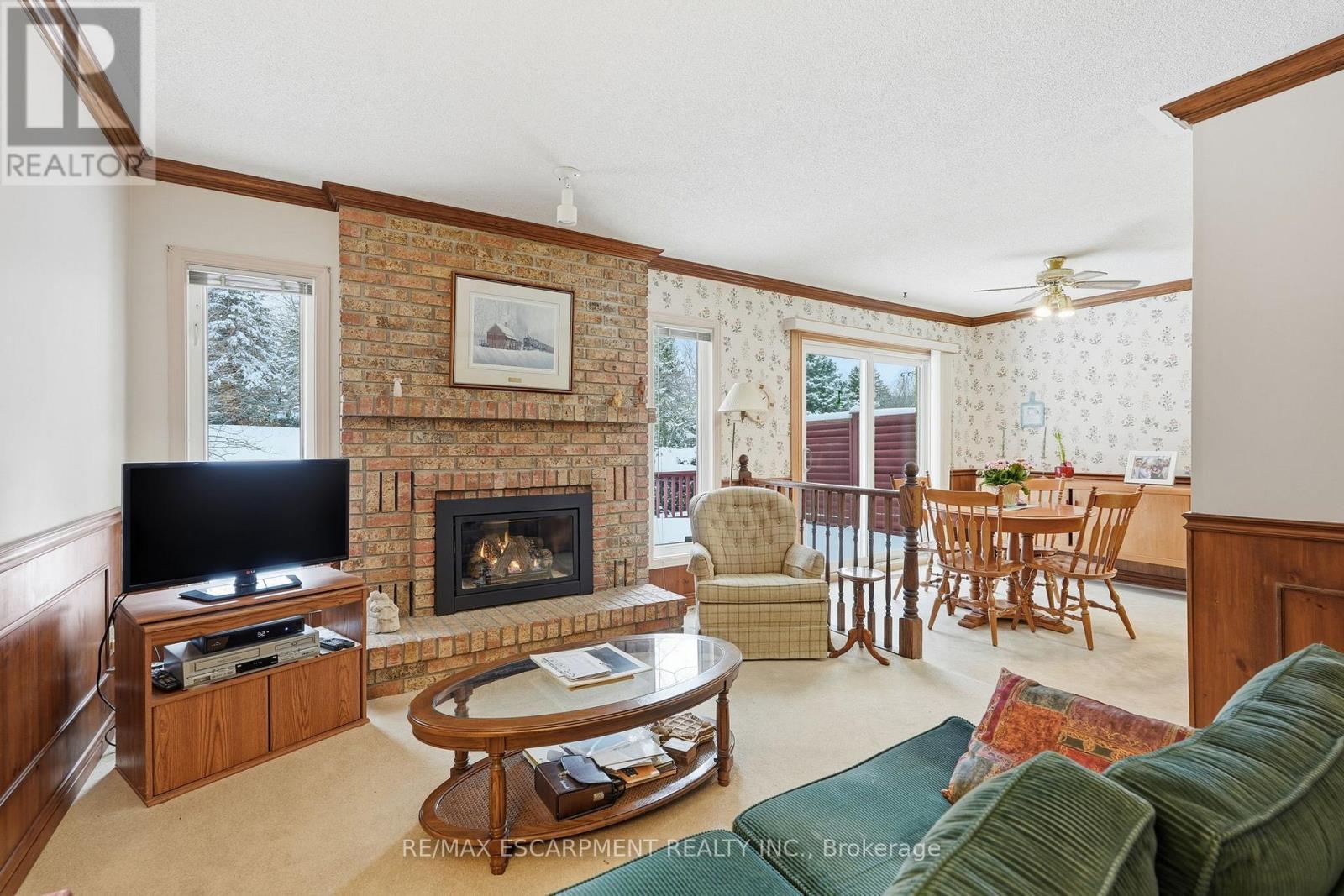 2320 Homer Drive, Burlington, ON - Indoor Photo Showing Living Room With Fireplace