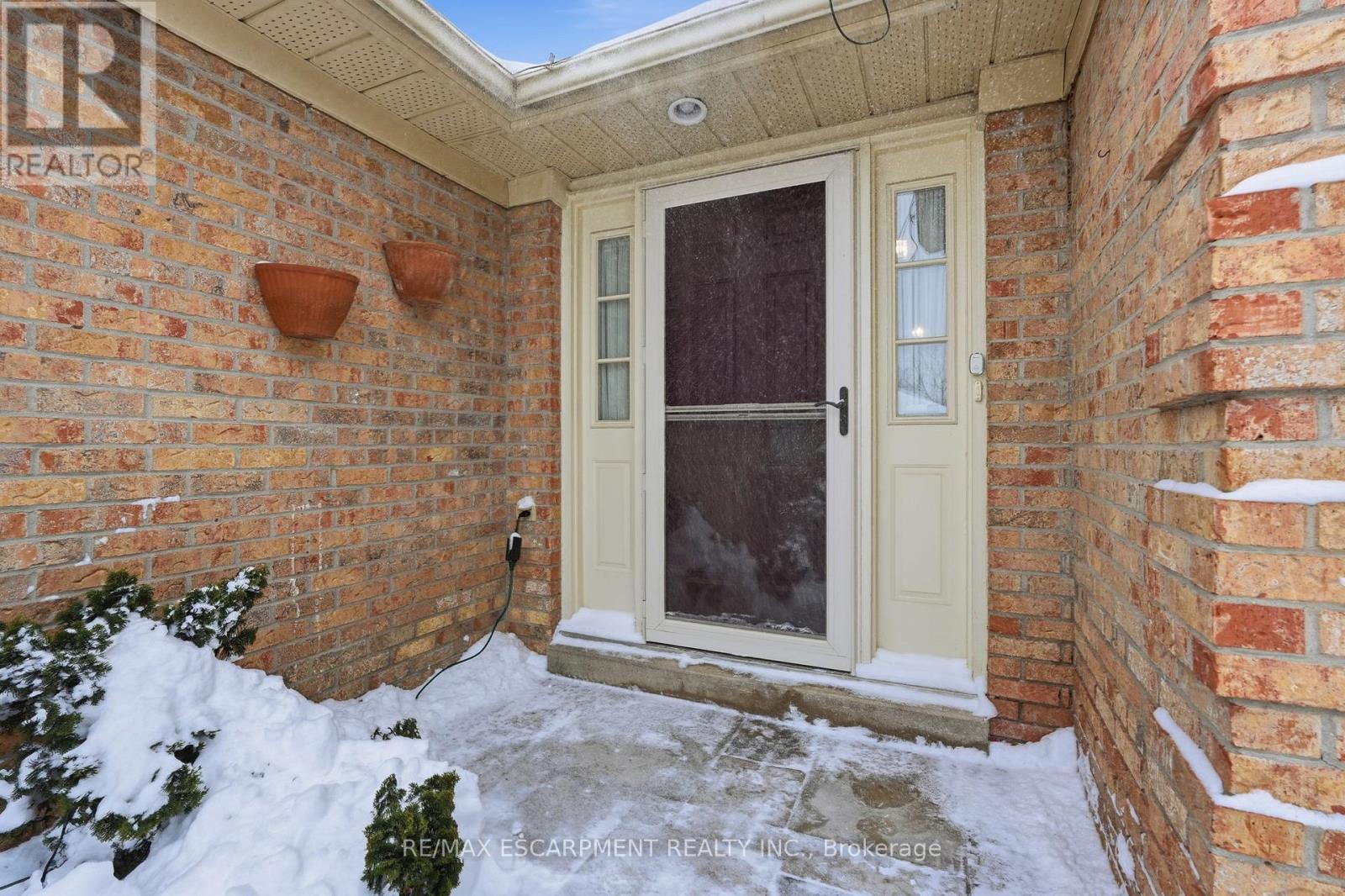 2320 Homer Drive, Burlington, ON - Outdoor With Exterior