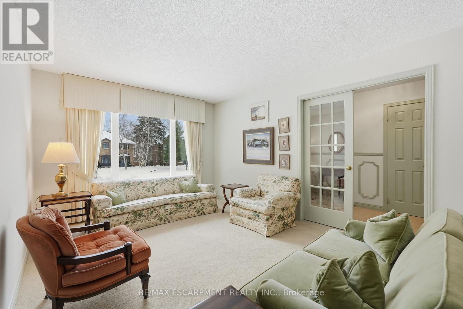 2320 Homer Drive, Burlington, ON - Indoor Photo Showing Living Room