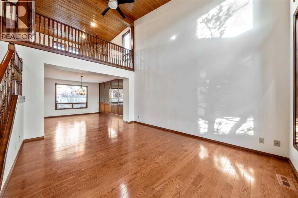 40 Edforth Road Nw, Calgary, AB - Indoor Photo Showing Other Room