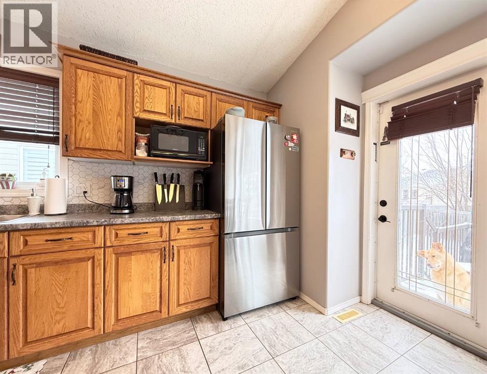 4006 65 Avenue, Lloydminster, AB - Indoor Photo Showing Kitchen