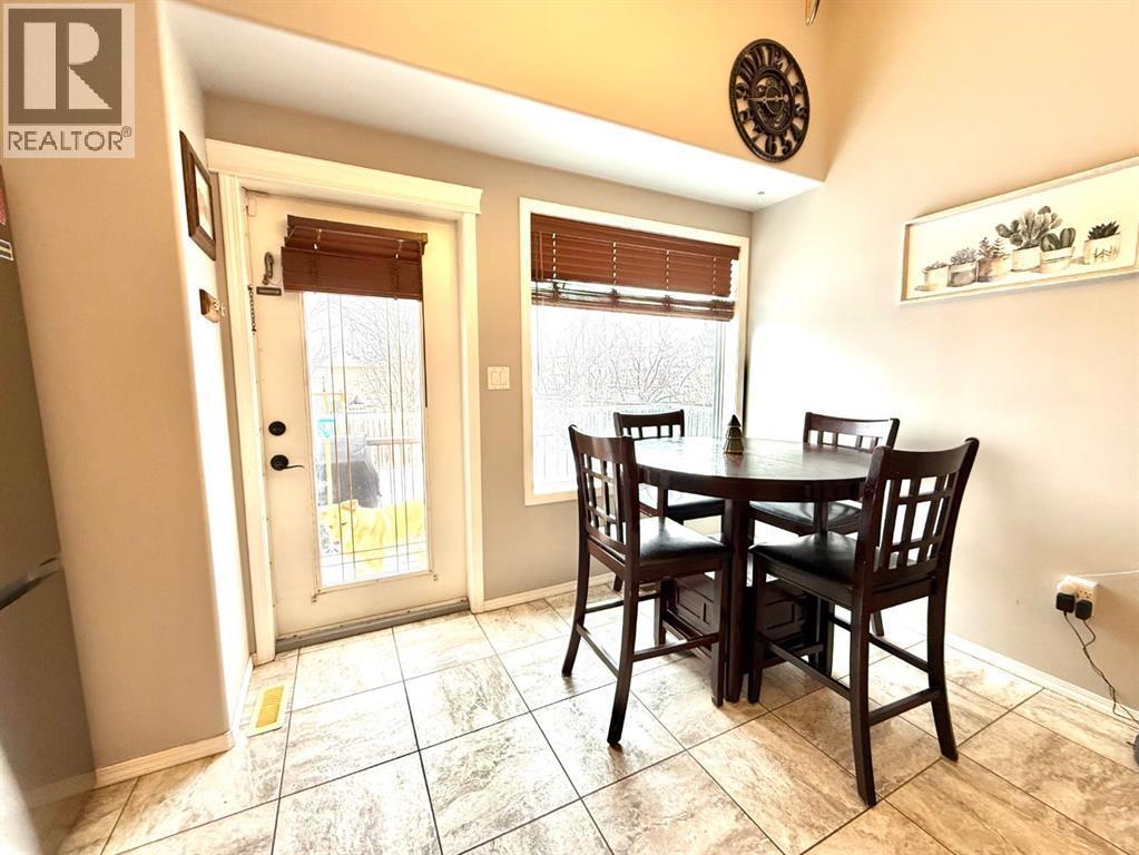 4006 65 Avenue, Lloydminster, AB - Indoor Photo Showing Dining Room