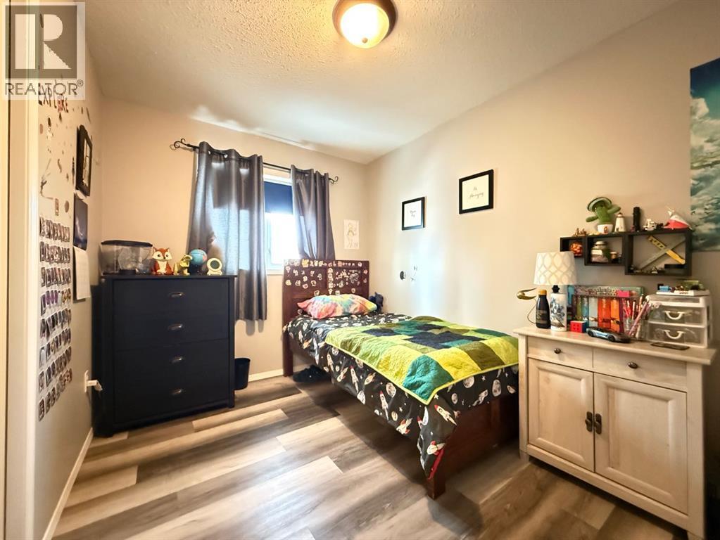 4006 65 Avenue, Lloydminster, AB - Indoor Photo Showing Bedroom