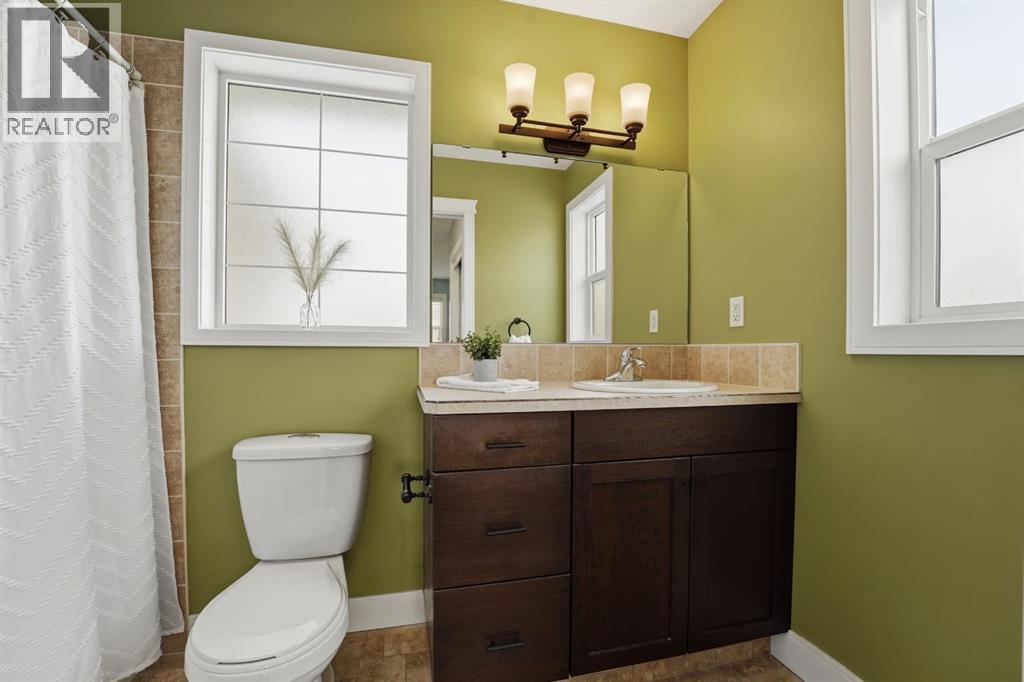 Primary 4pc Ensuite - 83 Kirton Close, Red Deer, AB - Indoor Photo Showing Bathroom