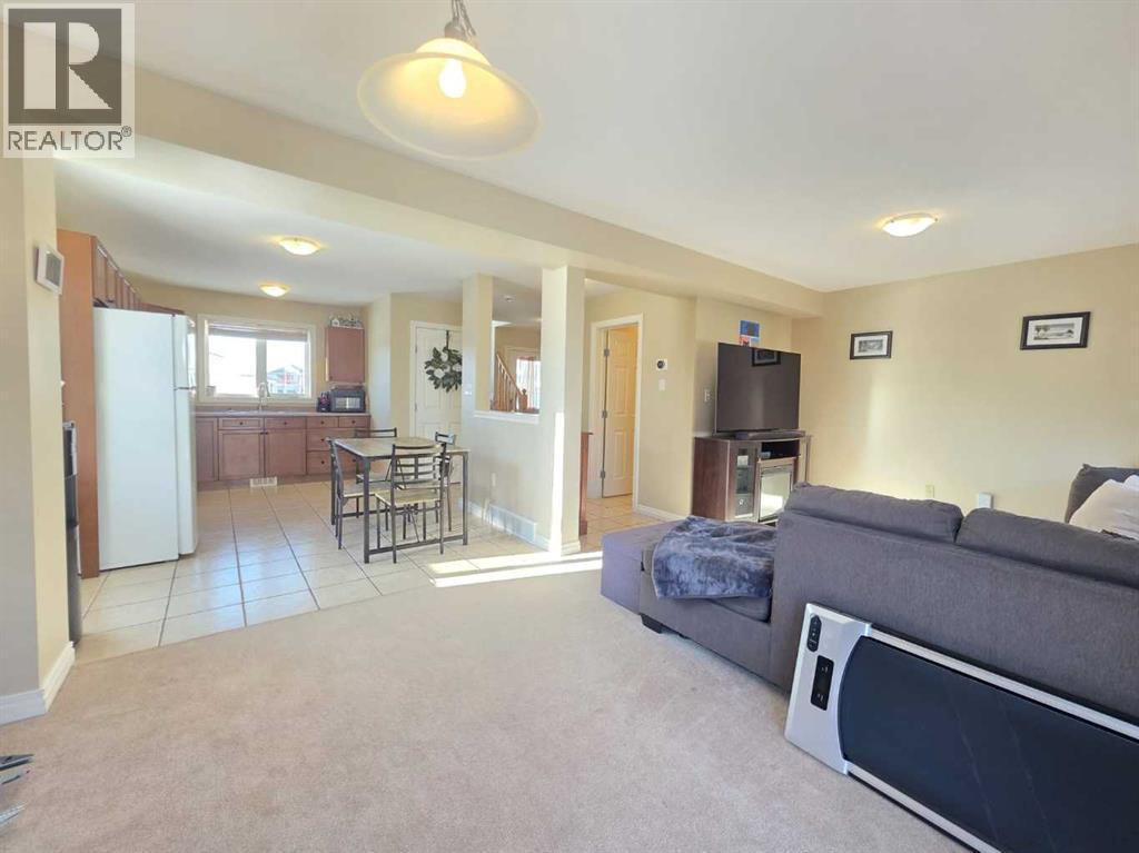 Diningroom - 1, 2602 11 Avenue, Wainwright, AB - Indoor Photo Showing Living Room