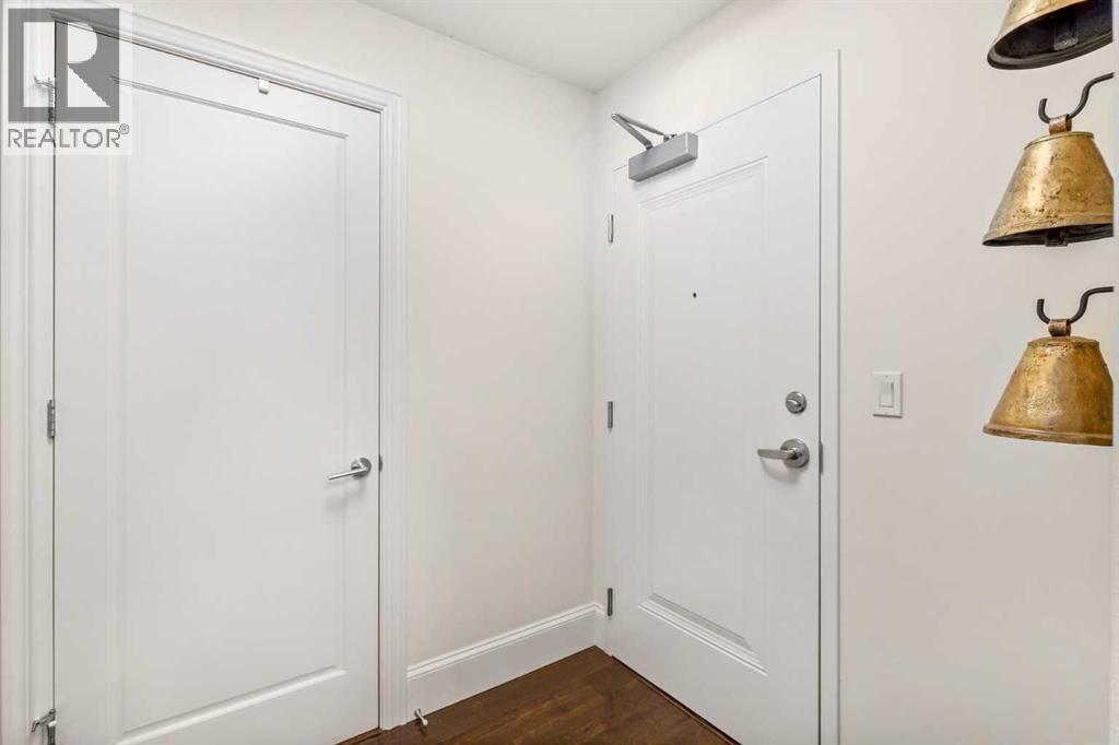 105, 121 Quarry Way Se, Calgary, AB - Indoor Photo Showing Other Room