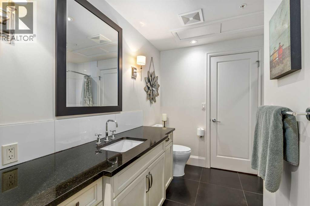 105, 121 Quarry Way Se, Calgary, AB - Indoor Photo Showing Bathroom