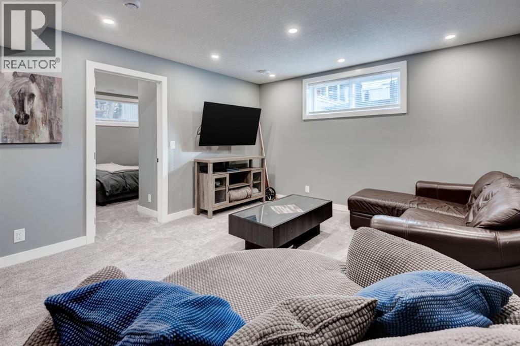 162 Somerside Crescent Sw, Calgary, AB - Indoor