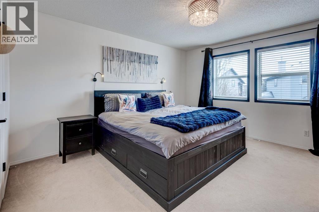 162 Somerside Crescent Sw, Calgary, AB - Indoor Photo Showing Bedroom