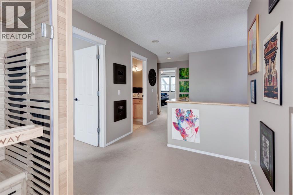 162 Somerside Crescent Sw, Calgary, AB - Indoor Photo Showing Other Room