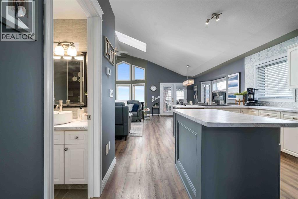 110 Redcliff Way Sw, Redcliff, AB - Indoor