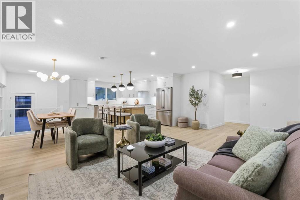 4904 Valiant Drive Nw, Calgary, AB - Indoor Photo Showing Living Room