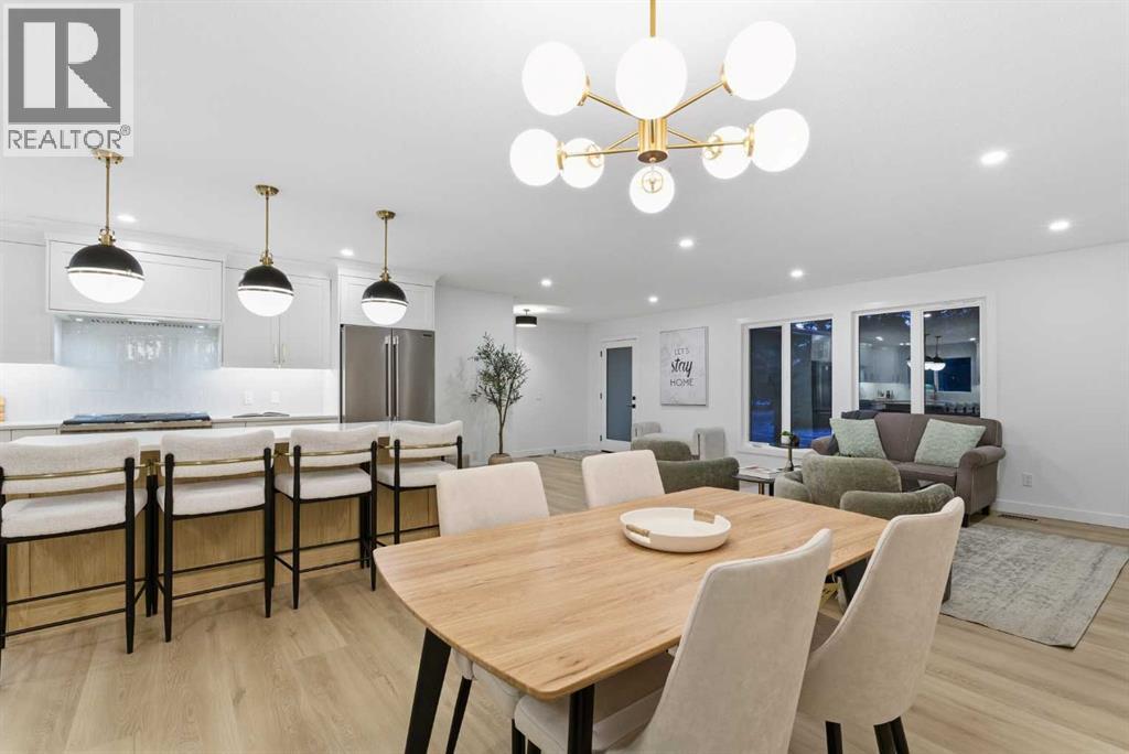 4904 Valiant Drive Nw, Calgary, AB - Indoor Photo Showing Dining Room