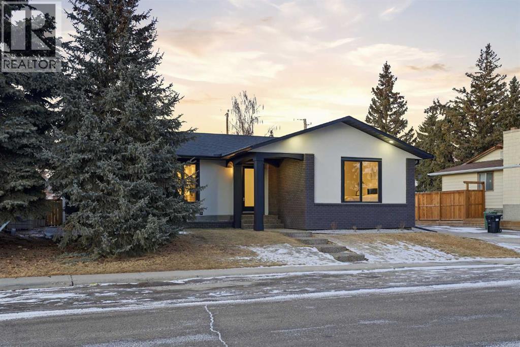 4904 Valiant Drive Nw, Calgary, AB - Outdoor