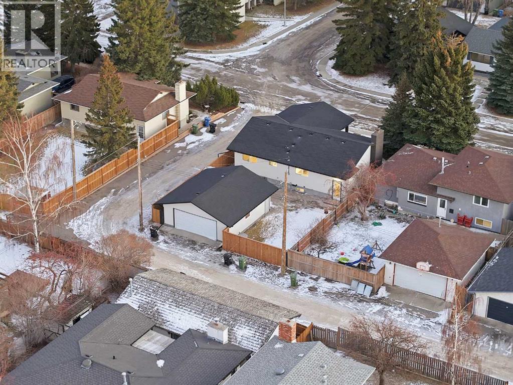 4904 Valiant Drive Nw, Calgary, AB - Outdoor