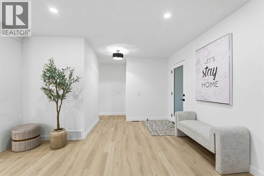 4904 Valiant Drive Nw, Calgary, AB - Indoor Photo Showing Other Room