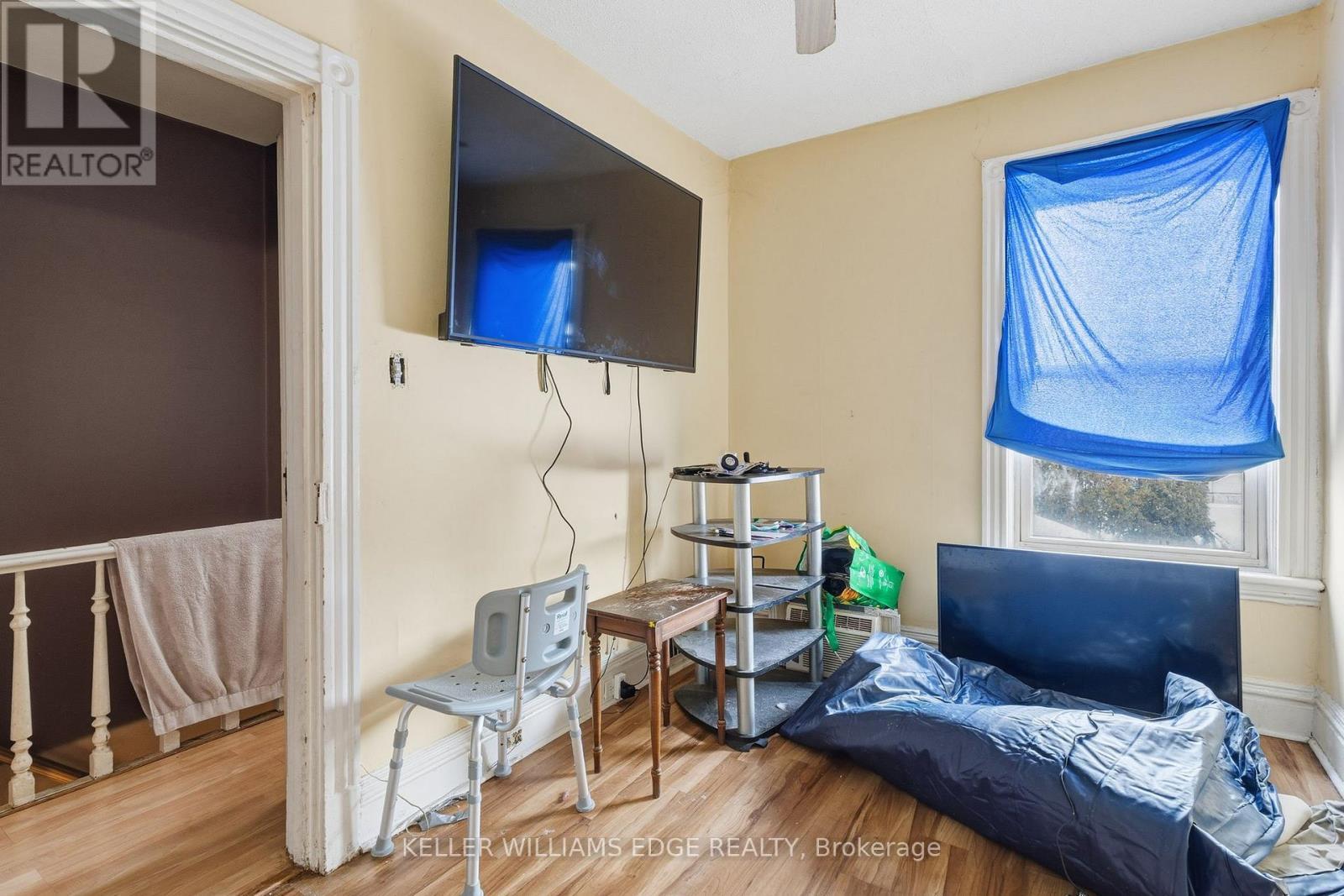 24 Fullerton Avenue, Hamilton, ON - Indoor