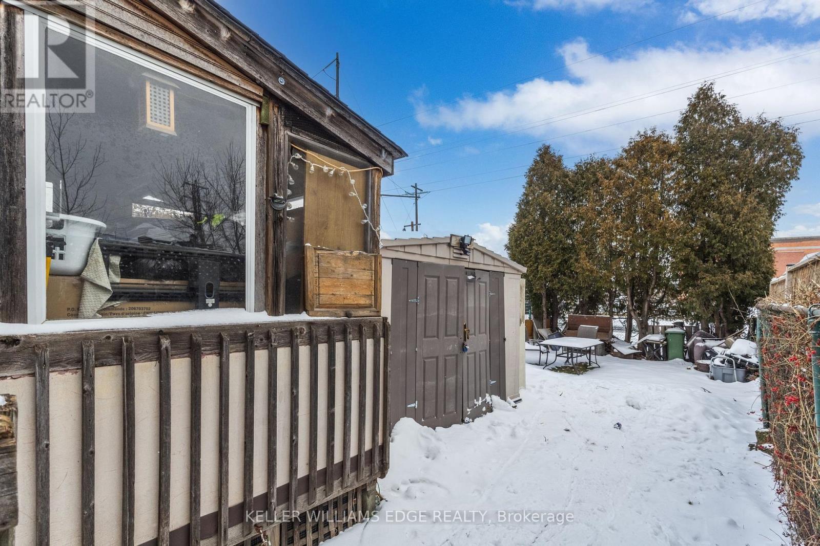 24 Fullerton Avenue, Hamilton, ON - Outdoor