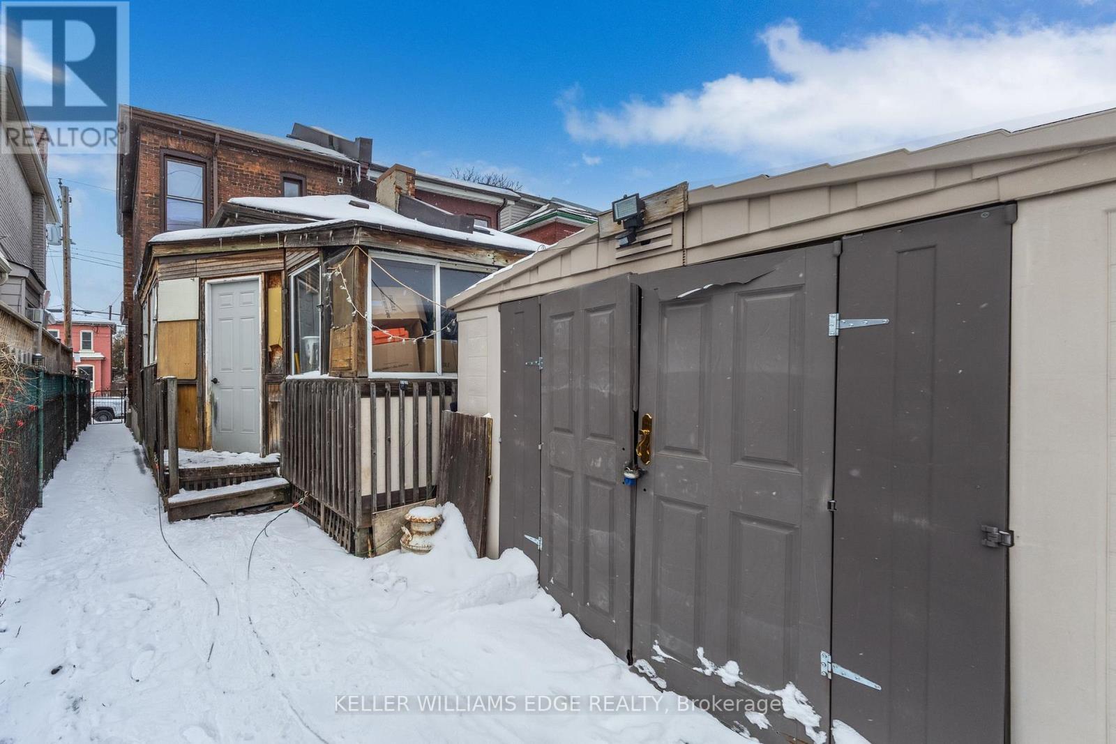 24 Fullerton Avenue, Hamilton, ON - Outdoor