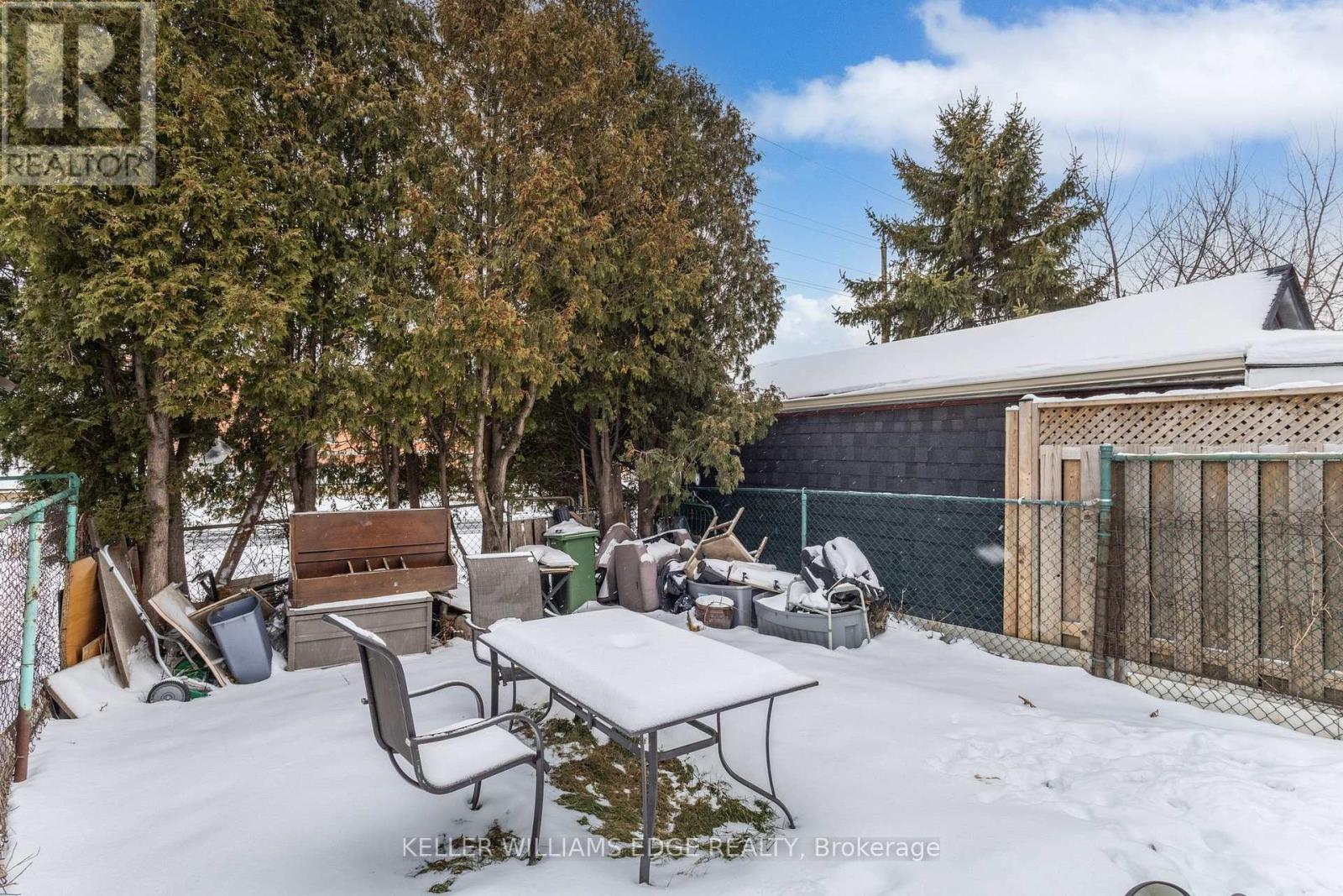 24 Fullerton Avenue, Hamilton, ON - Outdoor