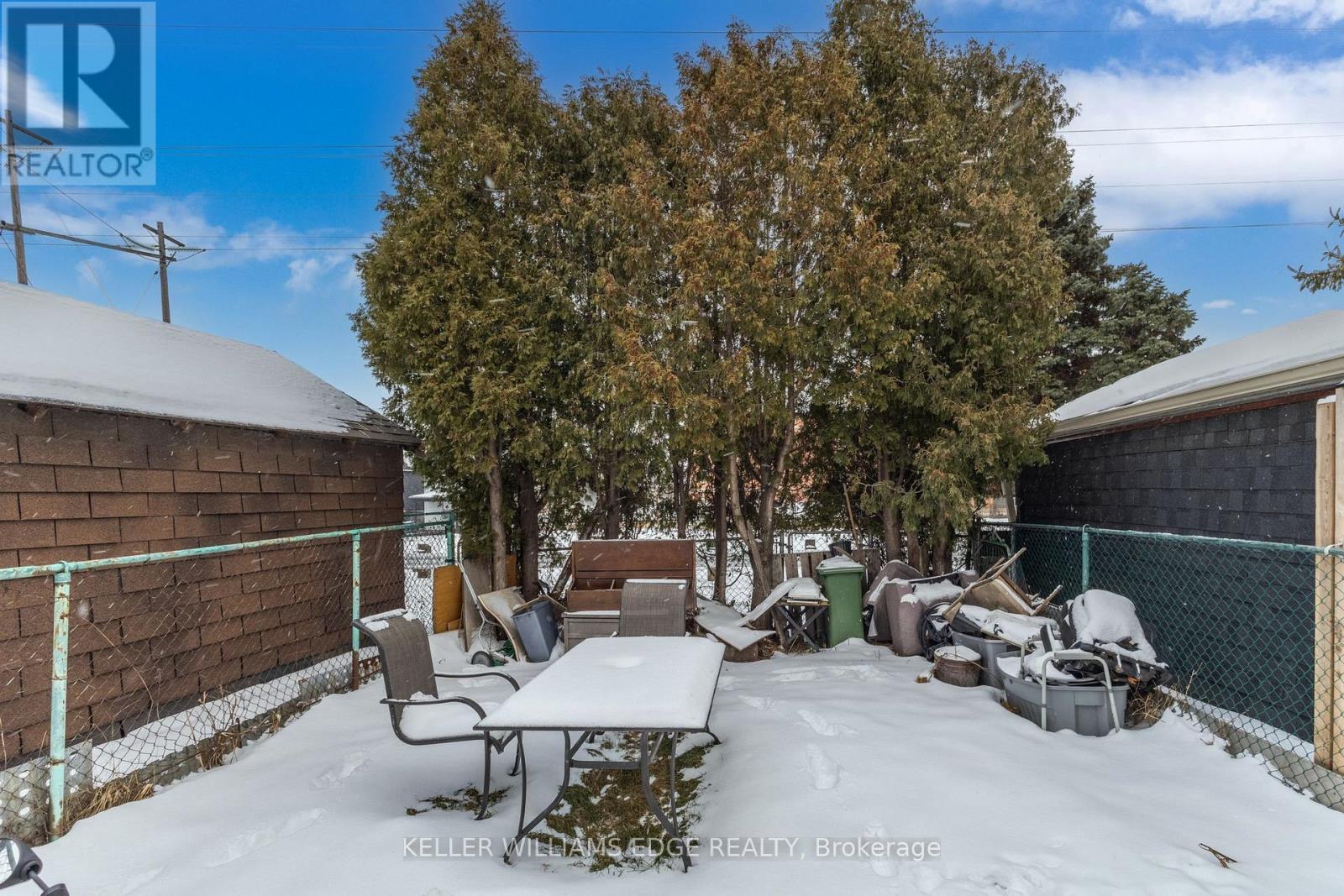 24 Fullerton Avenue, Hamilton, ON - Outdoor