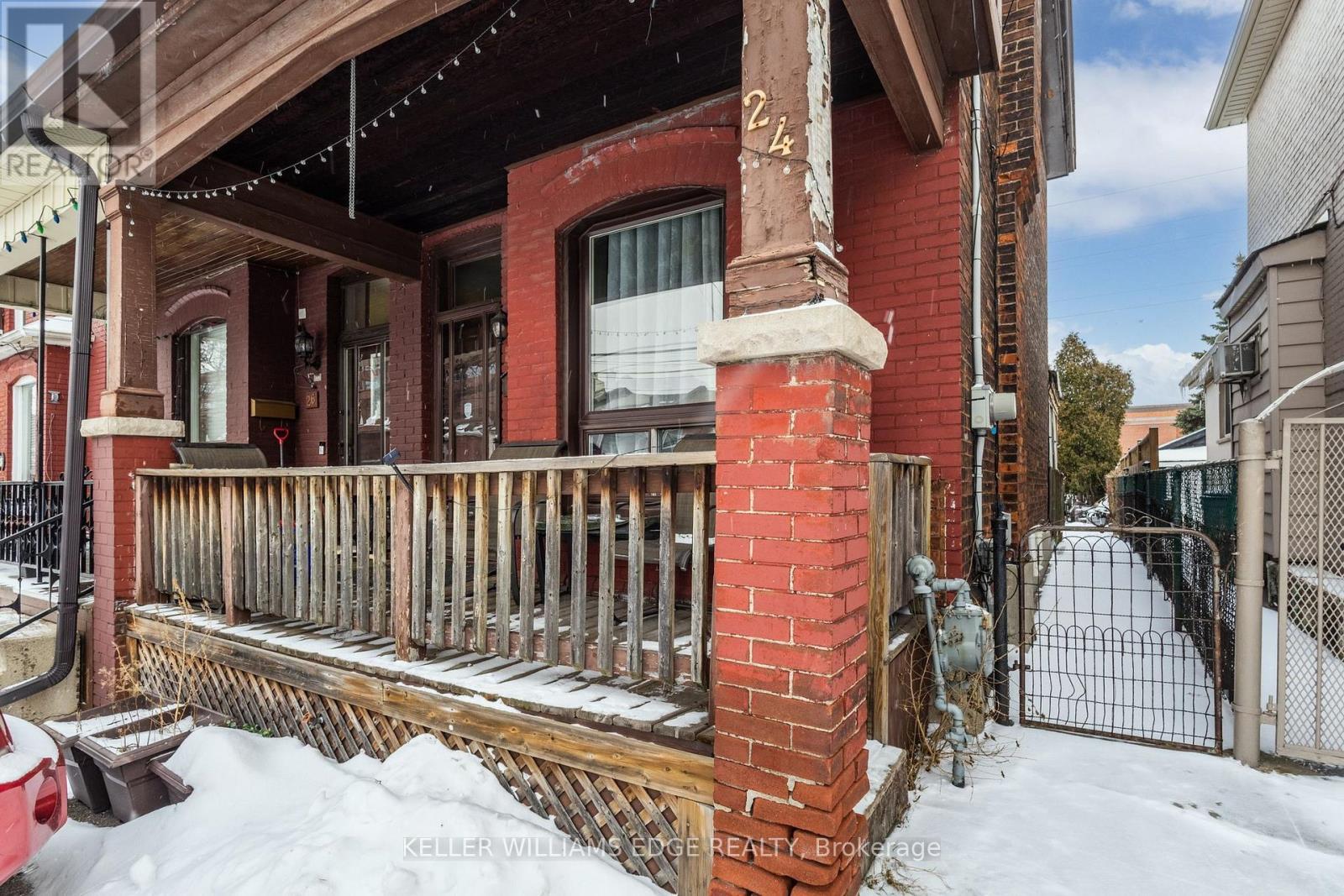 24 Fullerton Avenue, Hamilton, ON - Outdoor