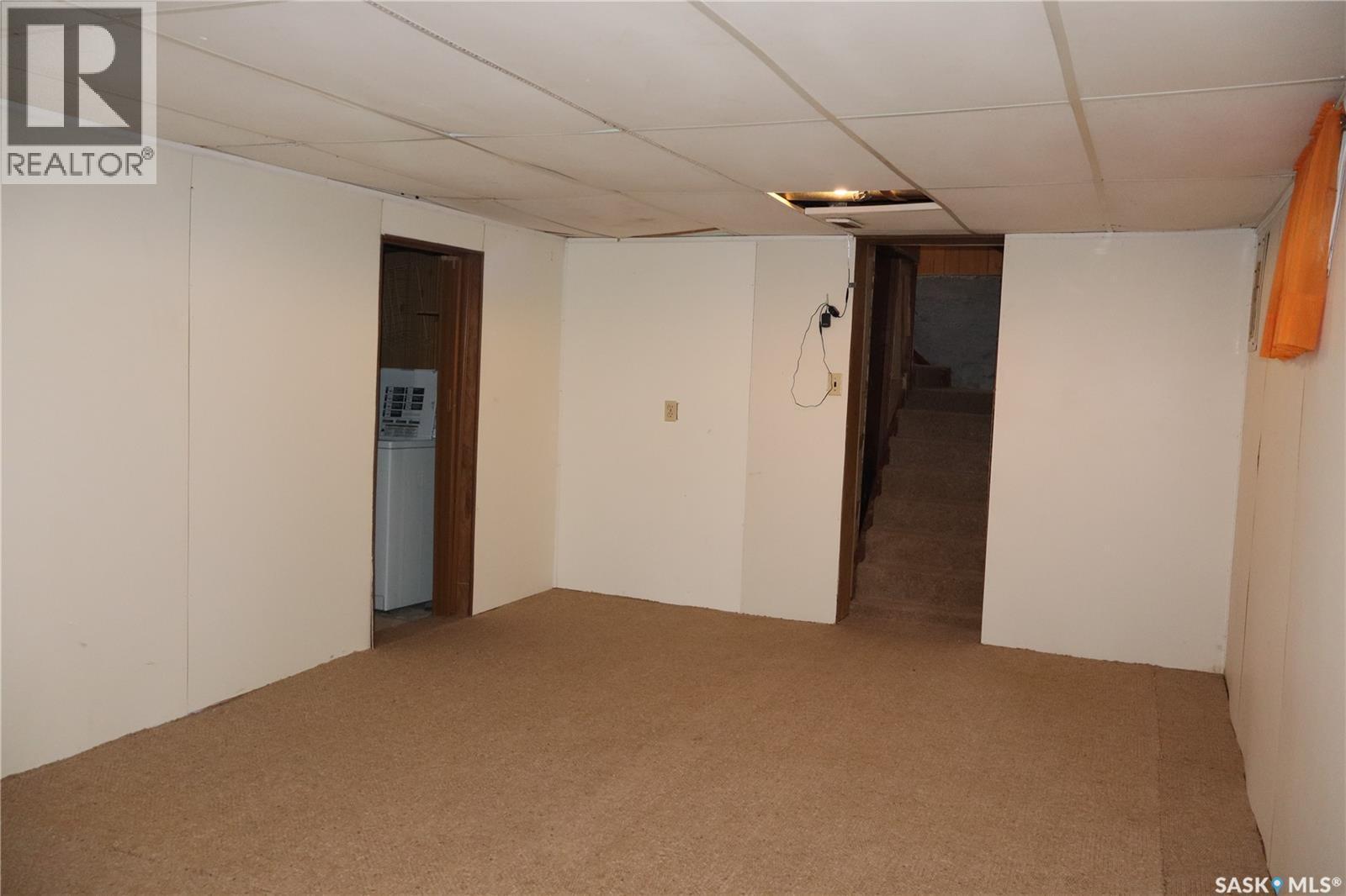 315 7Th Avenue E, Assiniboia, SK - Indoor Photo Showing Other Room