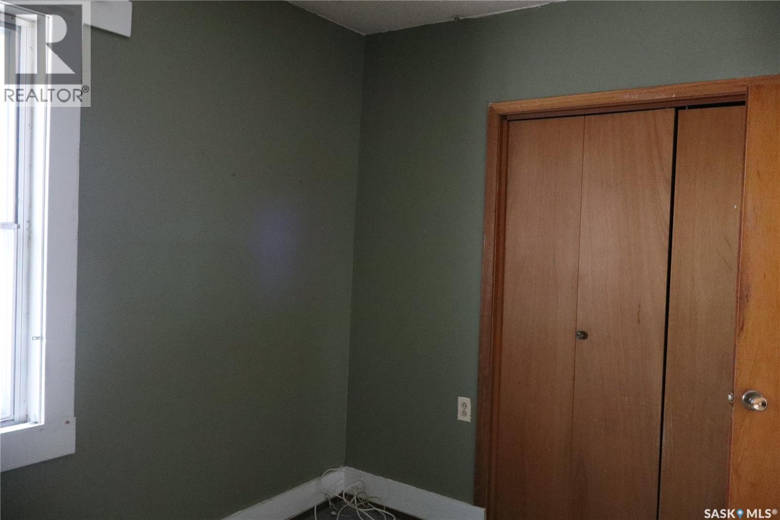 315 7Th Avenue E, Assiniboia, SK - Indoor Photo Showing Other Room
