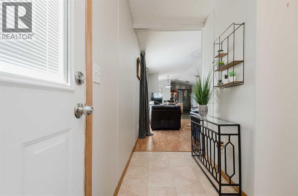 9614 103 Avenue, Clairmont, AB - Indoor Photo Showing Other Room