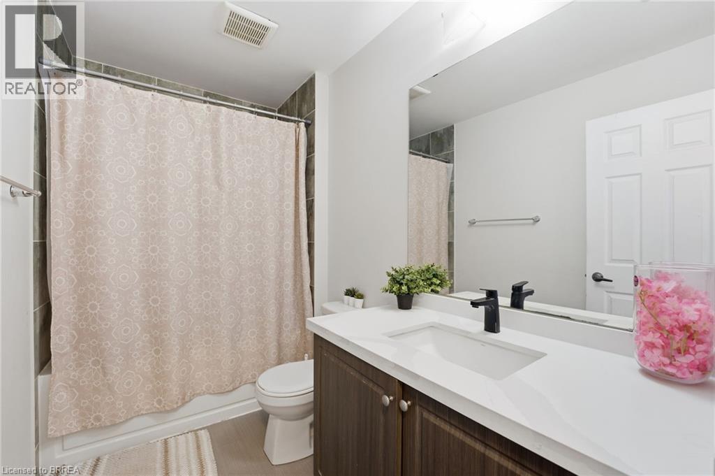 29 Arnold Marshall Boulevard, Caledonia, ON - Indoor Photo Showing Bathroom