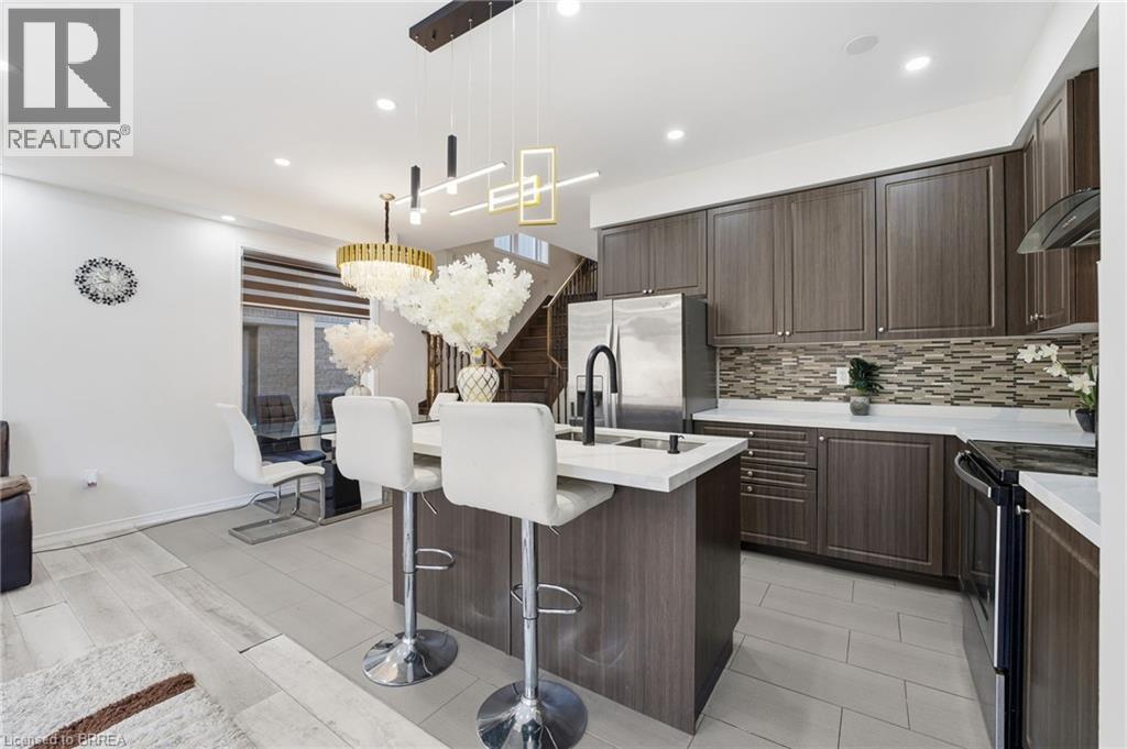 29 Arnold Marshall Boulevard, Caledonia, ON - Indoor Photo Showing Kitchen With Upgraded Kitchen