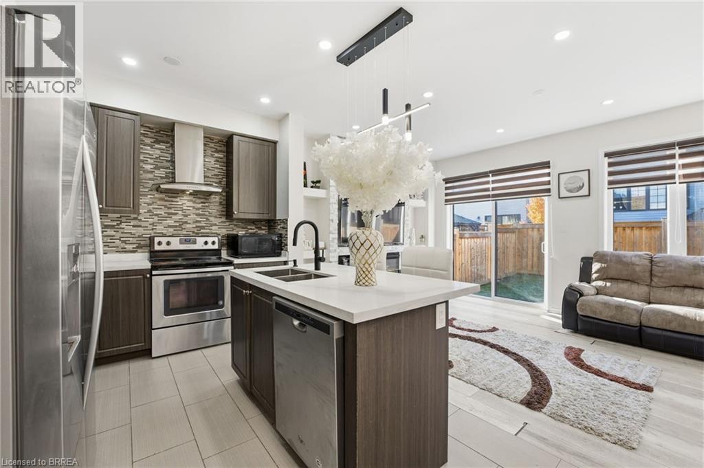 29 Arnold Marshall Boulevard, Caledonia, ON - Indoor Photo Showing Kitchen With Double Sink With Upgraded Kitchen