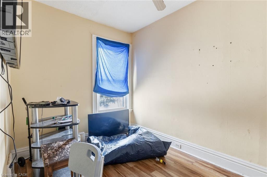 24 Fullerton Avenue, Hamilton, ON - Indoor