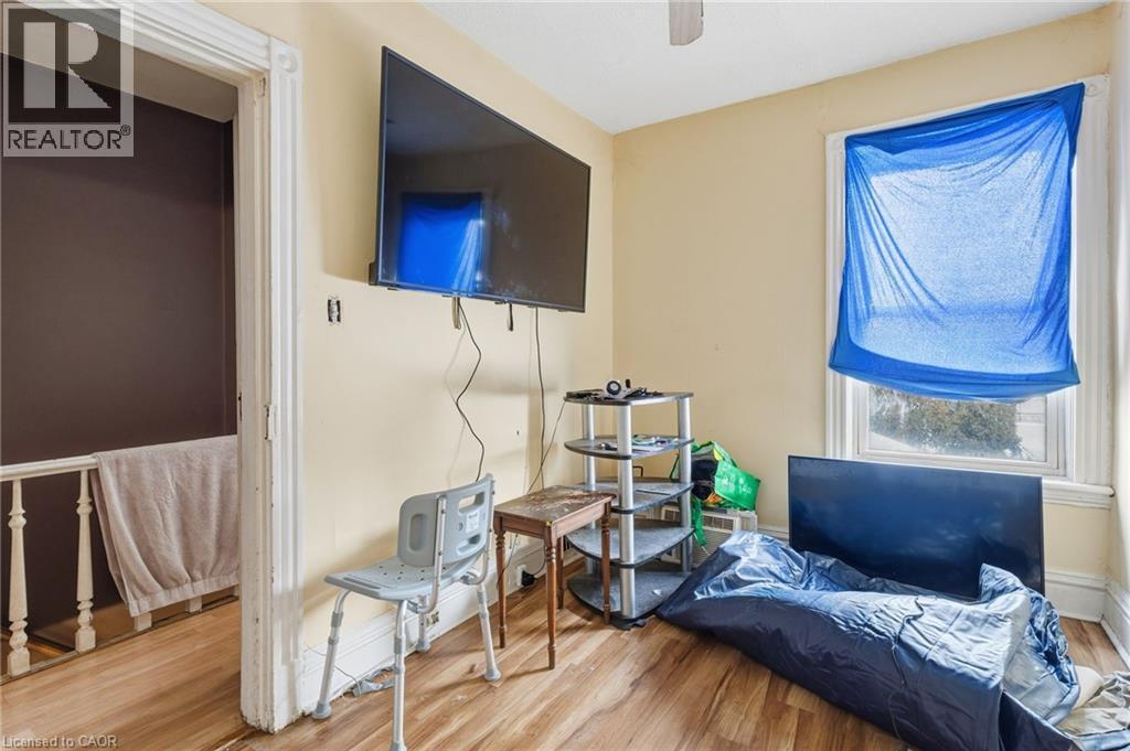 24 Fullerton Avenue, Hamilton, ON - Indoor