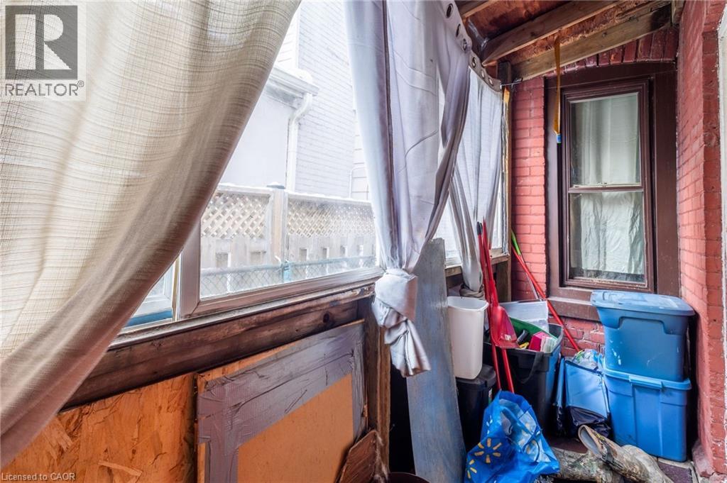 24 Fullerton Avenue, Hamilton, ON - Indoor