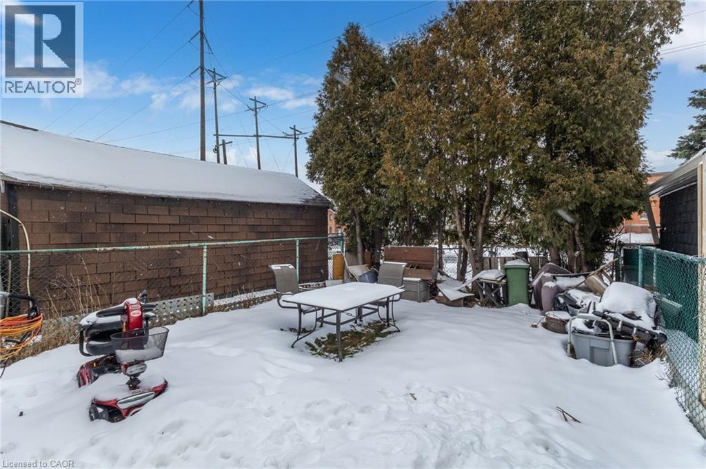 24 Fullerton Avenue, Hamilton, ON - Outdoor