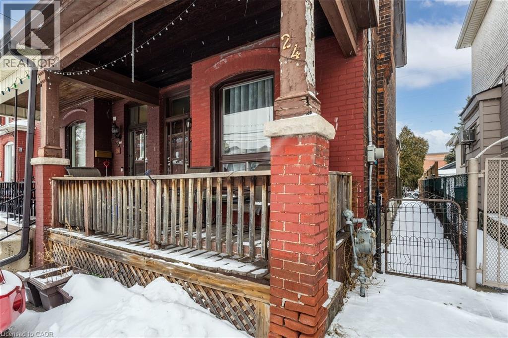 24 Fullerton Avenue, Hamilton, ON - Outdoor