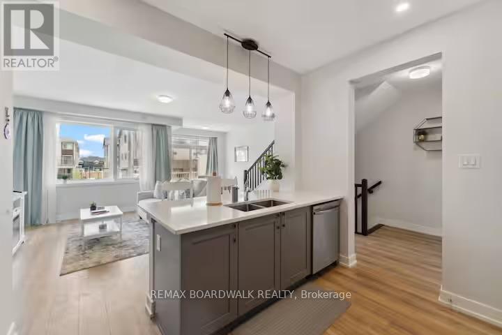 209 Anyolite Private, Ottawa, ON - Indoor Photo Showing Kitchen With Double Sink