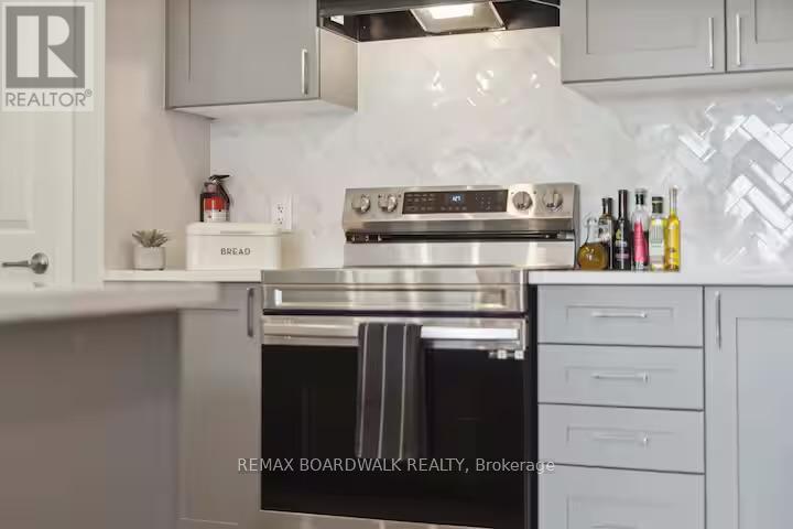 209 Anyolite Private, Ottawa, ON - Indoor Photo Showing Kitchen