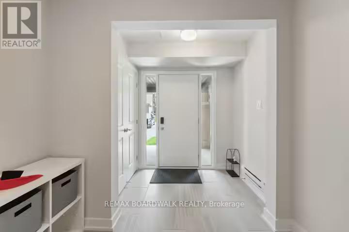 209 Anyolite Private, Ottawa, ON - Indoor Photo Showing Other Room