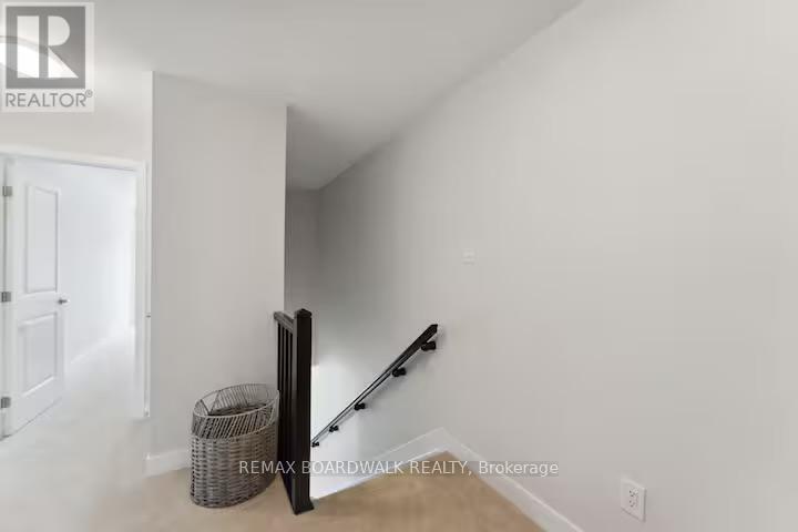 209 Anyolite Private, Ottawa, ON - Indoor Photo Showing Other Room